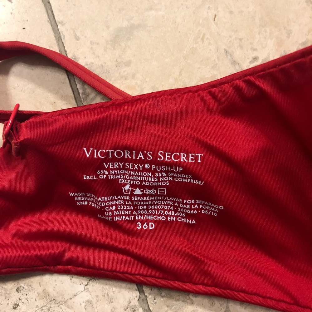 Victoria’s Secret push up bra